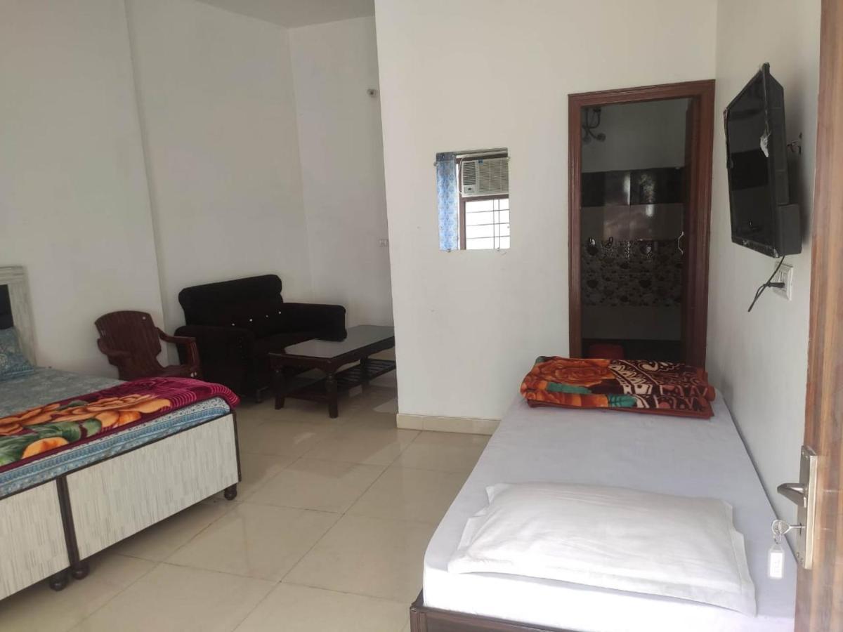 Roop Niwas Bed & Breakfast Amritsar Dış mekan fotoğraf